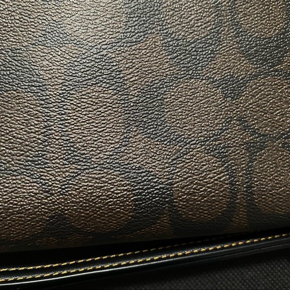 Coach signature canvas apple skyline wallet. - Picture 4 of 14